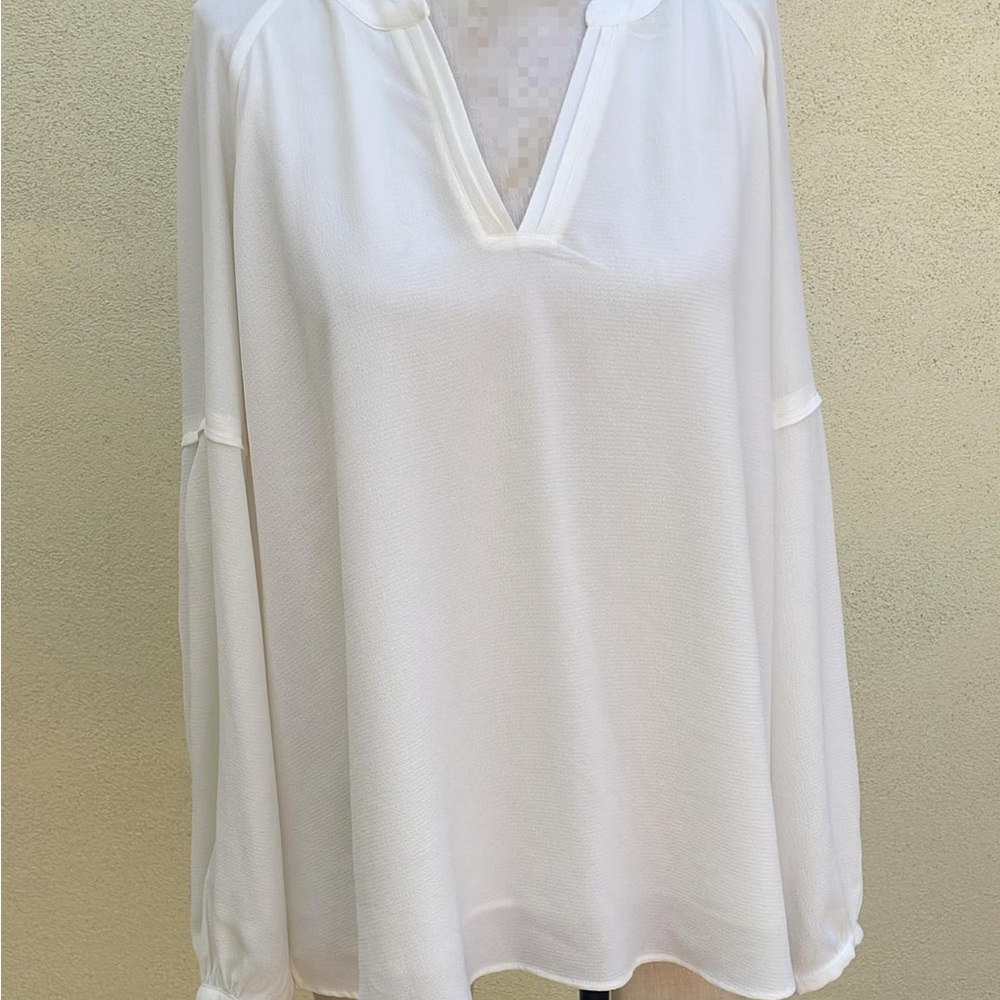 Vince Camuto Antique White Front Lined Drop Sleeve Essential Pullover Blouse